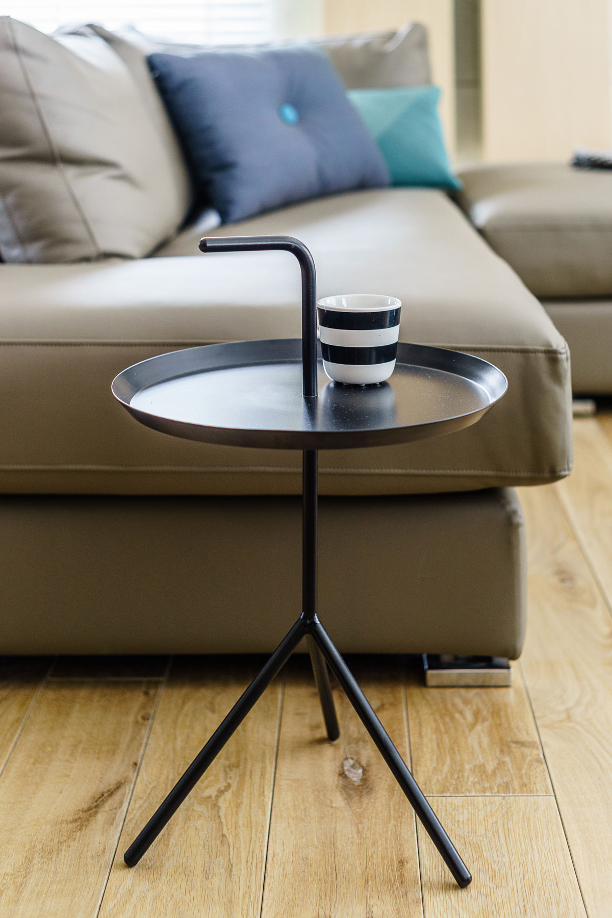 A Stylish and Colorful Modern Home for a Young Couple with Two Boys in Tczew, Poland by Fabryka Wnętrz (7)