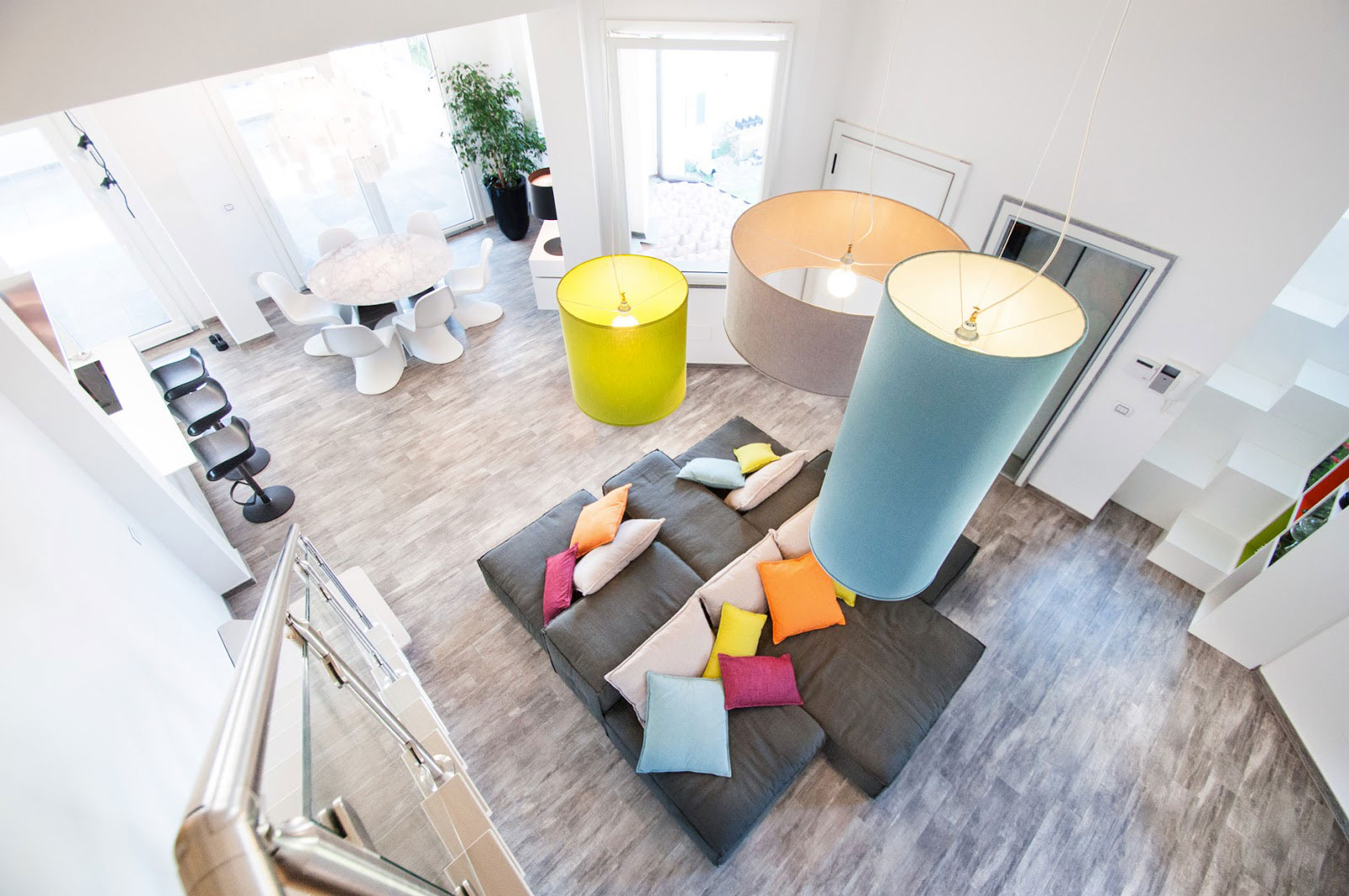 A Stylish and Colorful Modern Penthouse in Pisa, Italy by lorenzo mannini (1)