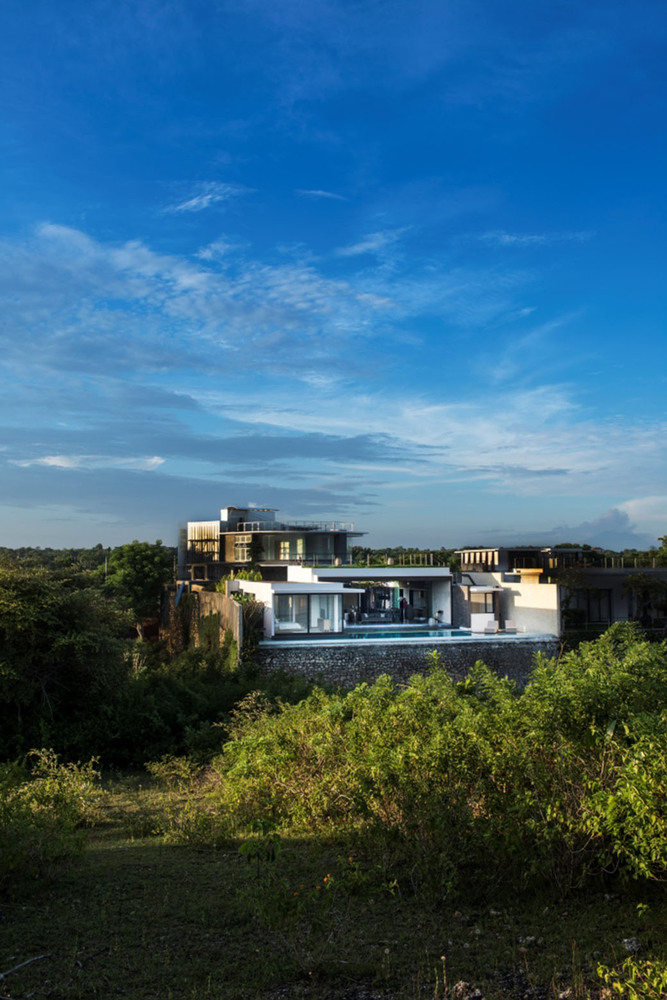 A Stylish and Stunning Contemporary Home with Lap Pool in Bali, Indonesia by Parametr Architecture (3)