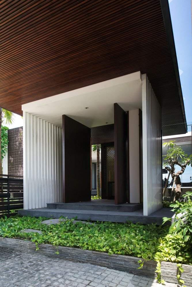 A Stylish and Stunning Contemporary Home with Lap Pool in Bali, Indonesia by Parametr Architecture (4)