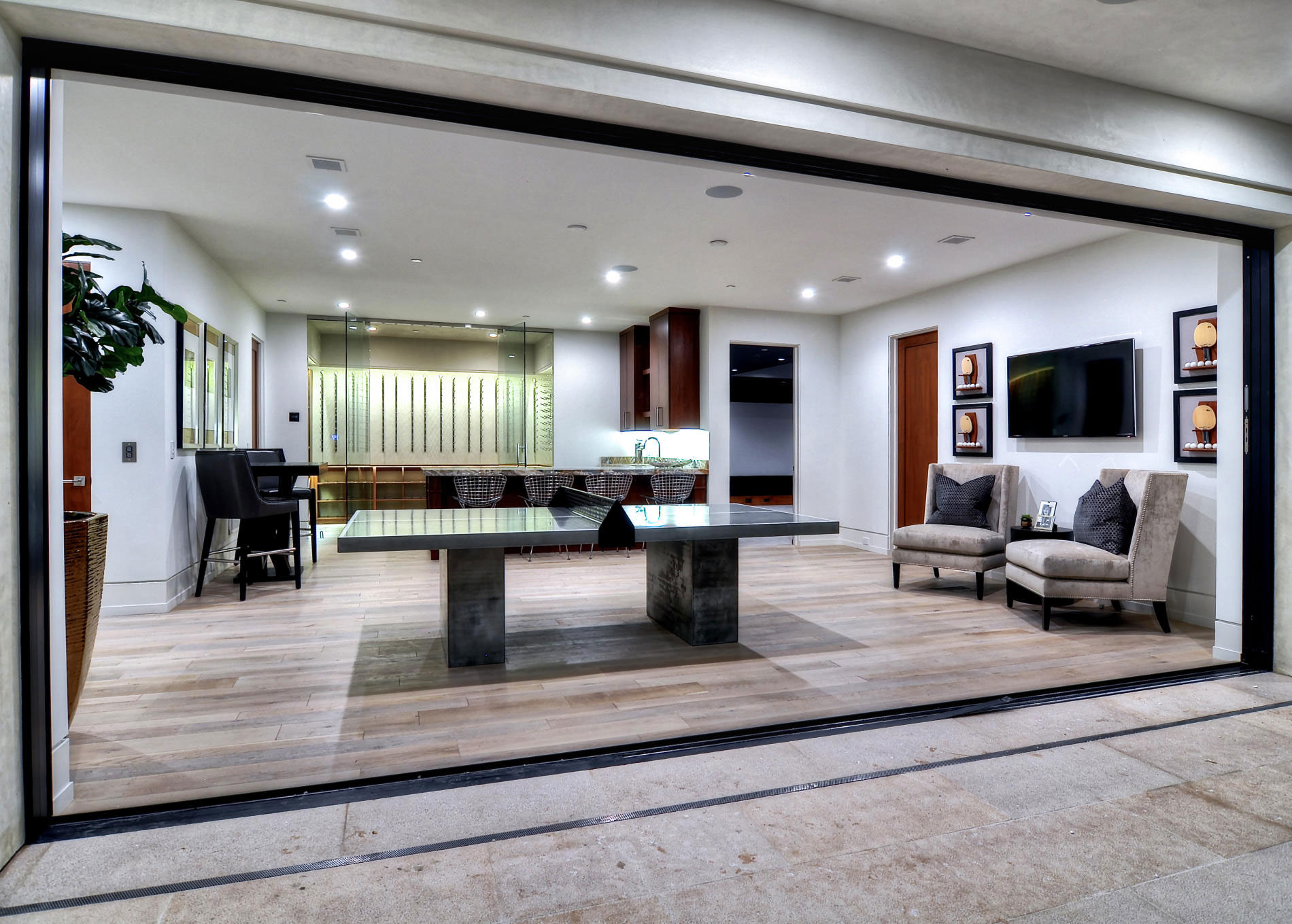 A Stylish and Stunning Home Displaying a Unique Modern Style in Corona del Mar by Details A Design Firm (13)