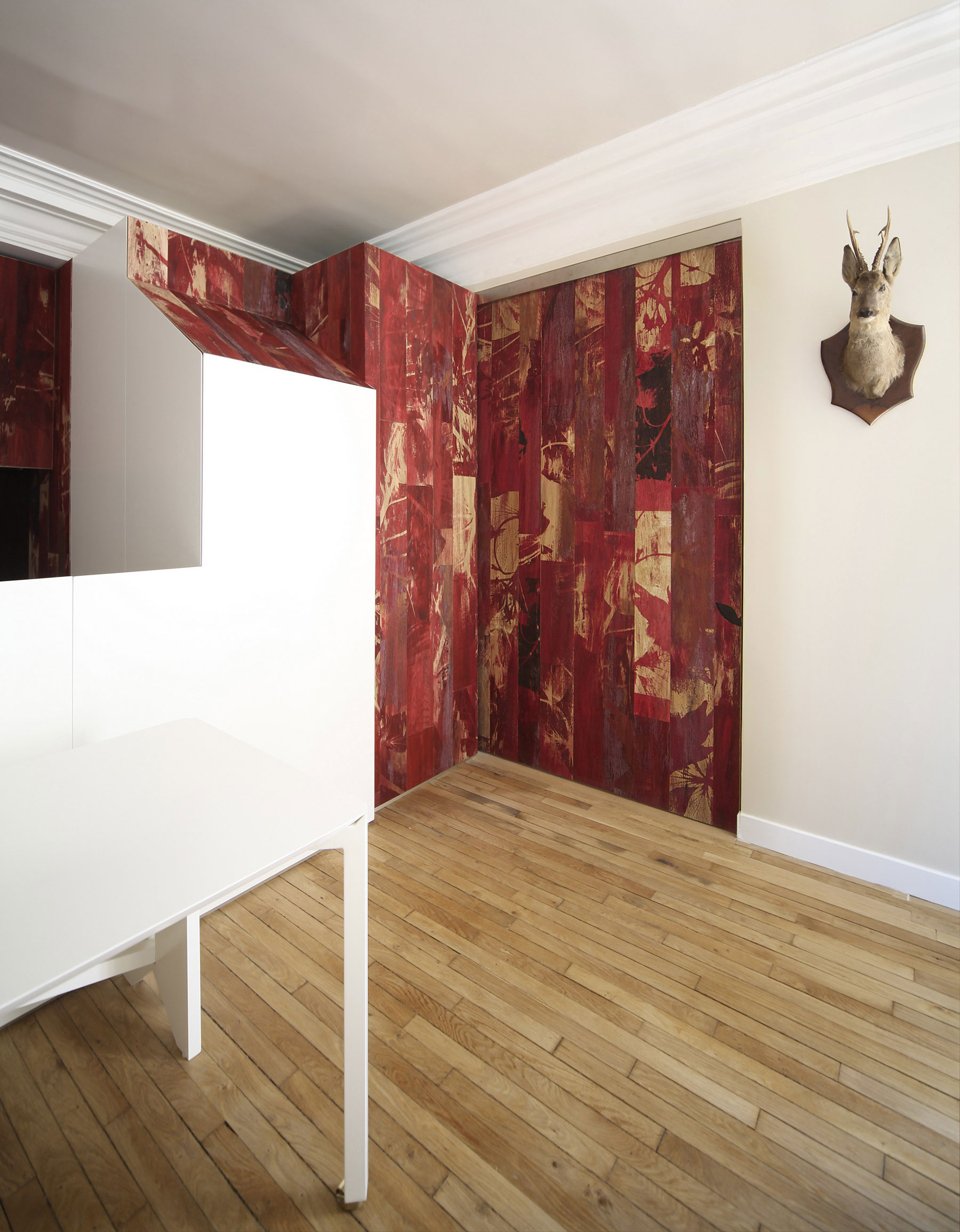 A Stylish and Vibrant Contemporary Apartment in Paris, France by UdA (12)