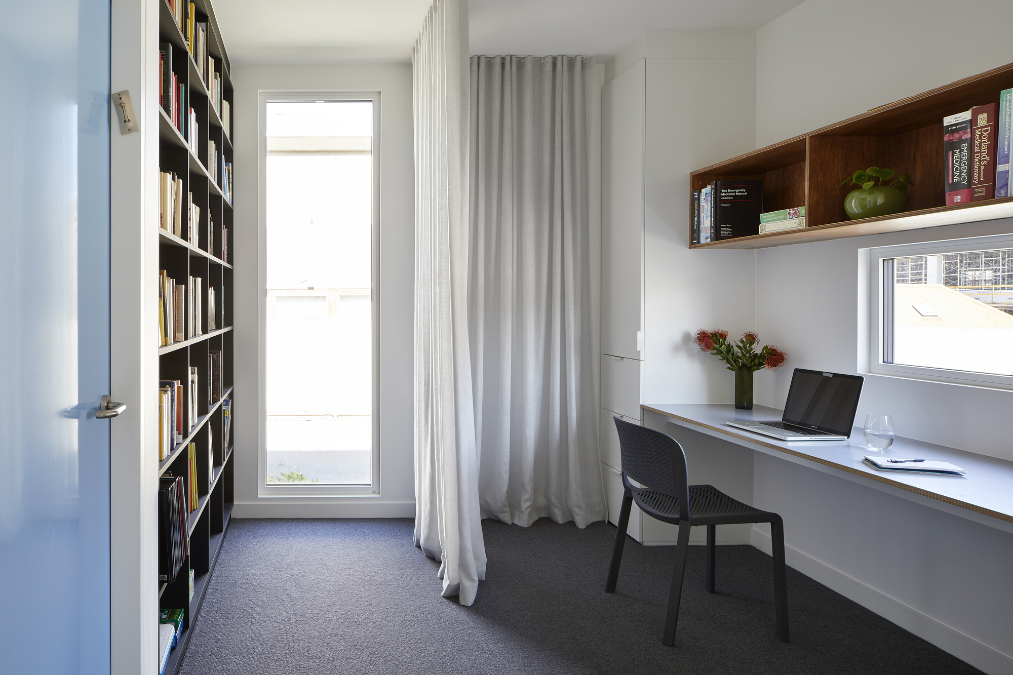 A Sustainable Contemporary Home with Warm Interiors for a Young Family in Melbourne, Australia by Poly Studio (12)