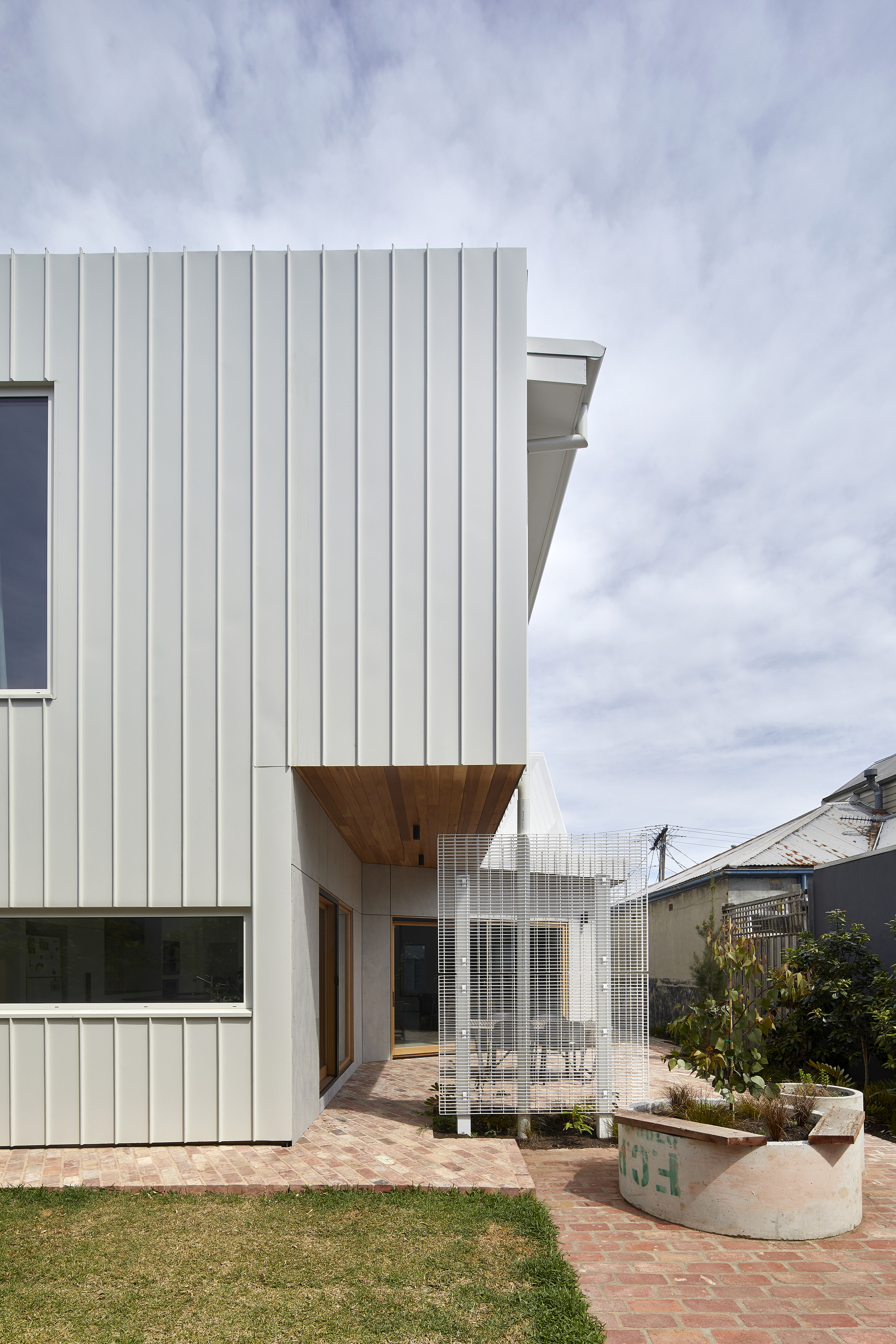 A Sustainable Contemporary Home with Warm Interiors for a Young Family in Melbourne, Australia by Poly Studio (4)