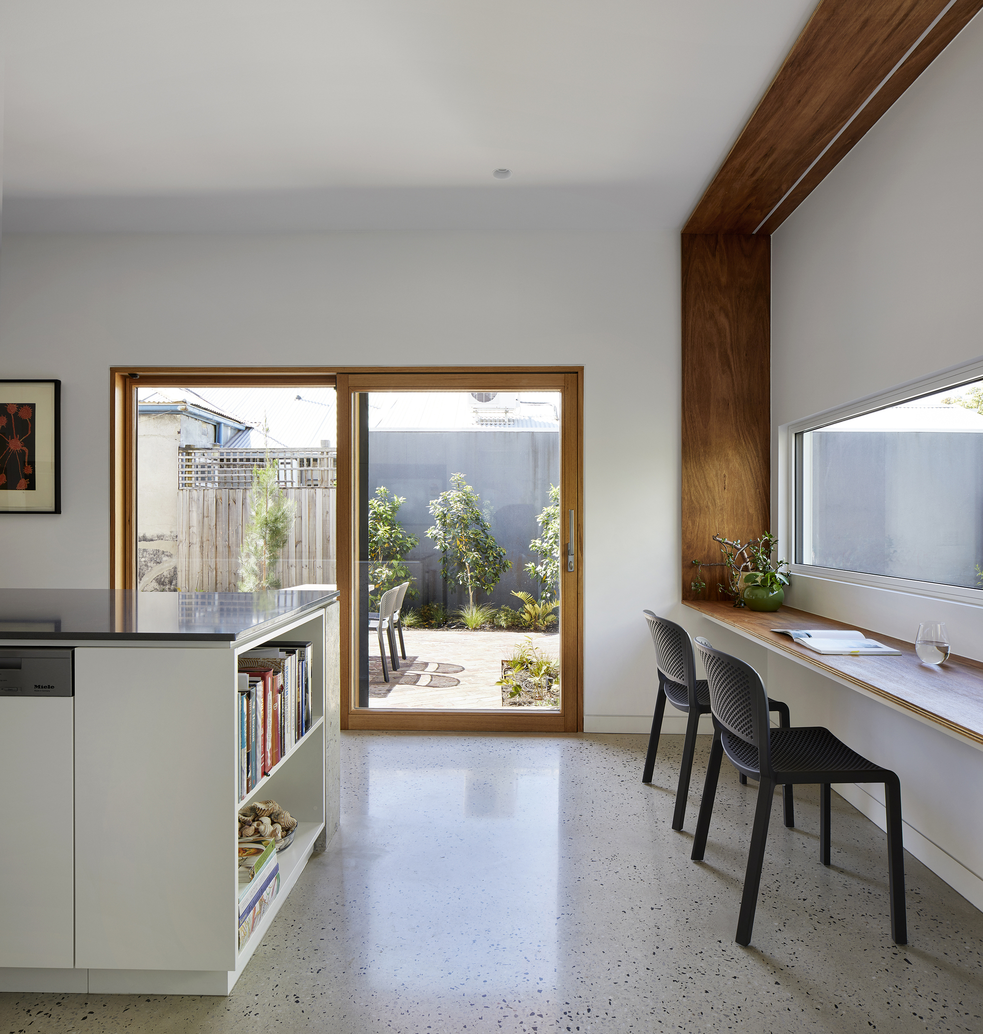 A Sustainable Contemporary Home with Warm Interiors for a Young Family in Melbourne, Australia by Poly Studio (8)