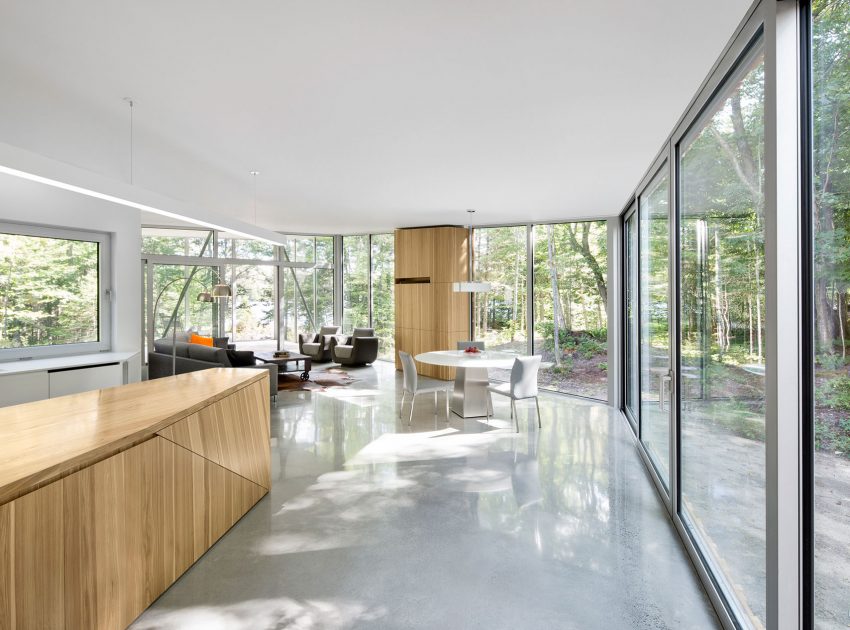 A Sustainable Family Lake House Surrounded by Lush Woods on Lac Grenier by Paul Bernier Architecte (10)