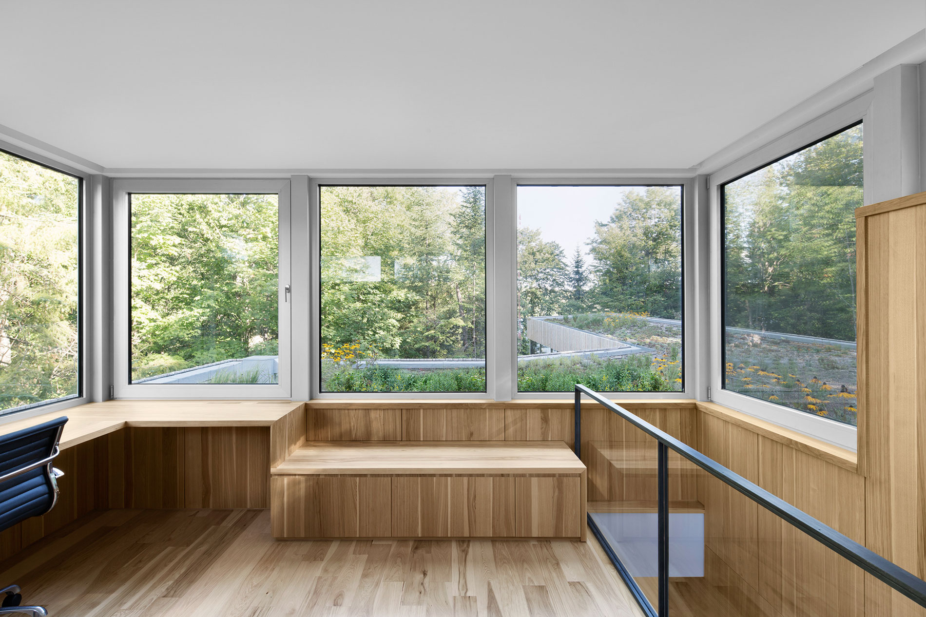 A Sustainable Family Lake House Surrounded by Lush Woods on Lac Grenier by Paul Bernier Architecte (12)