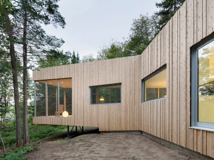 A Sustainable Family Lake House Surrounded by Lush Woods on Lac Grenier by Paul Bernier Architecte (13)