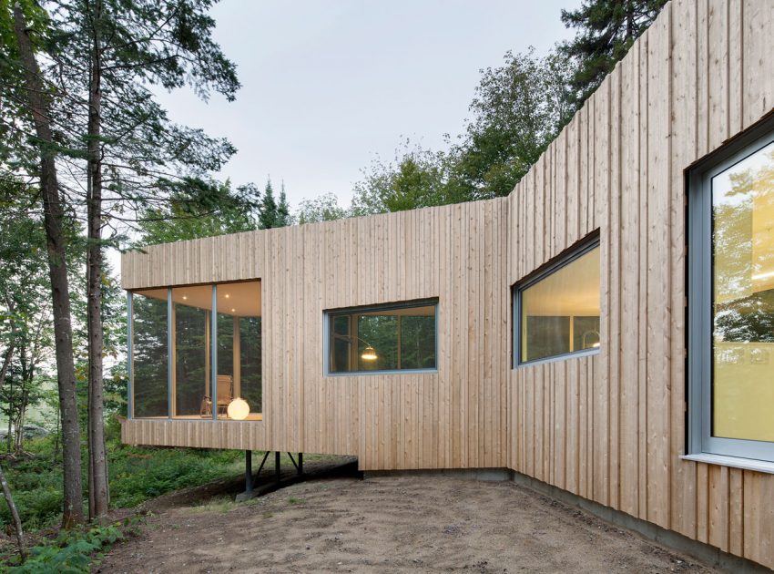 A Sustainable Family Lake House Surrounded by Lush Woods on Lac Grenier by Paul Bernier Architecte (13)