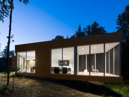 A Sustainable Family Lake House Surrounded by Lush Woods on Lac Grenier by Paul Bernier Architecte (14)