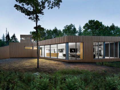 A Sustainable Family Lake House Surrounded by Lush Woods on Lac Grenier by Paul Bernier Architecte (15)