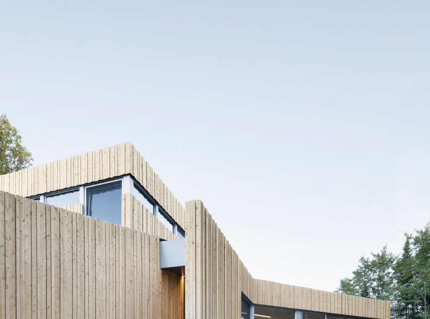 A Sustainable Family Lake House Surrounded by Lush Woods on Lac Grenier by Paul Bernier Architecte (4)