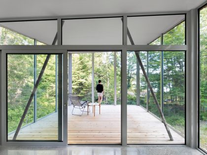 A Sustainable Family Lake House Surrounded by Lush Woods on Lac Grenier by Paul Bernier Architecte (5)