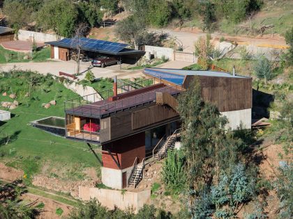 A Sustainable Mountain Home with Spectacular Views in Quebrada el Maqui by GITC arquitectura (1)