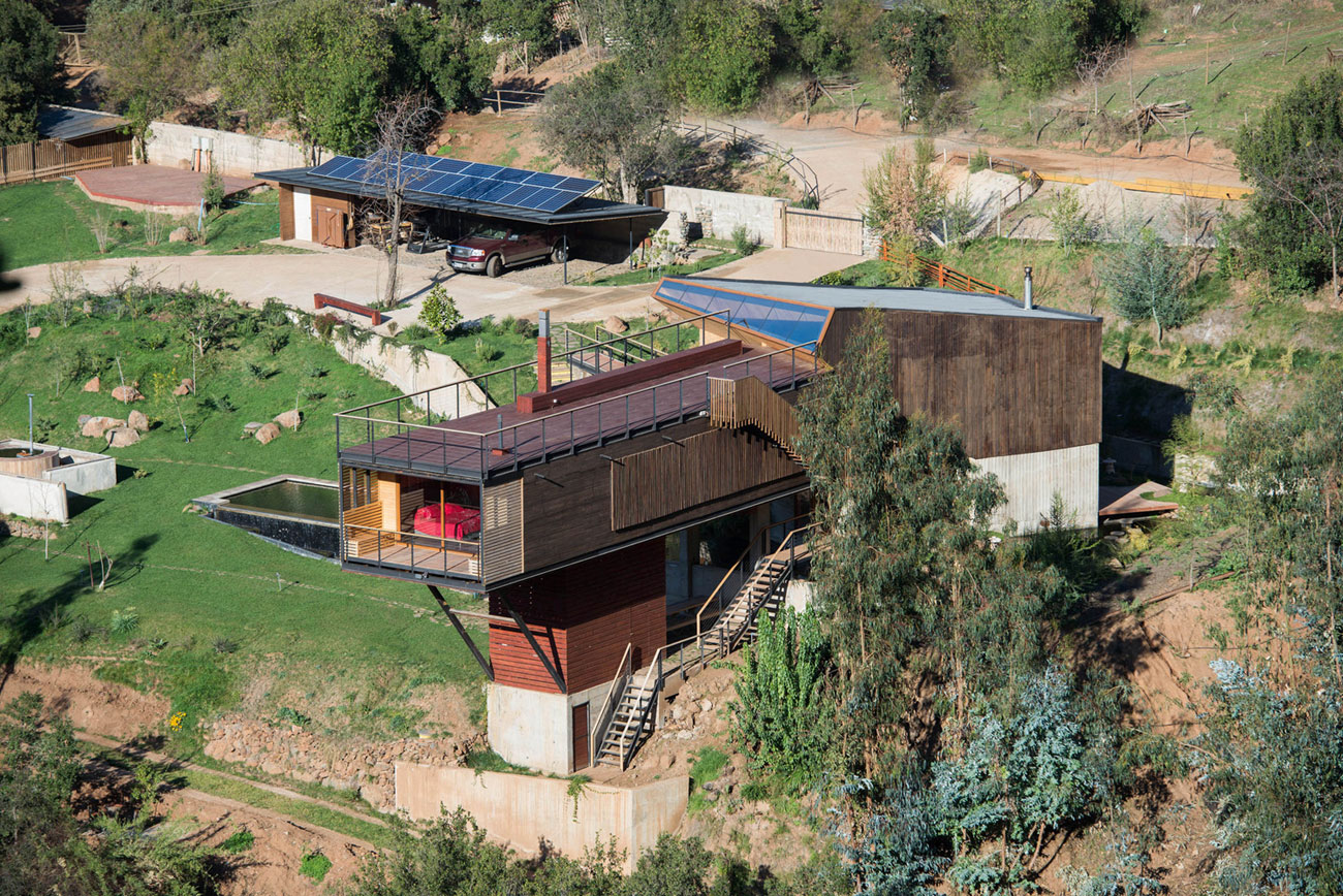 A Sustainable Mountain Home with Spectacular Views in Quebrada el Maqui by GITC arquitectura (1)