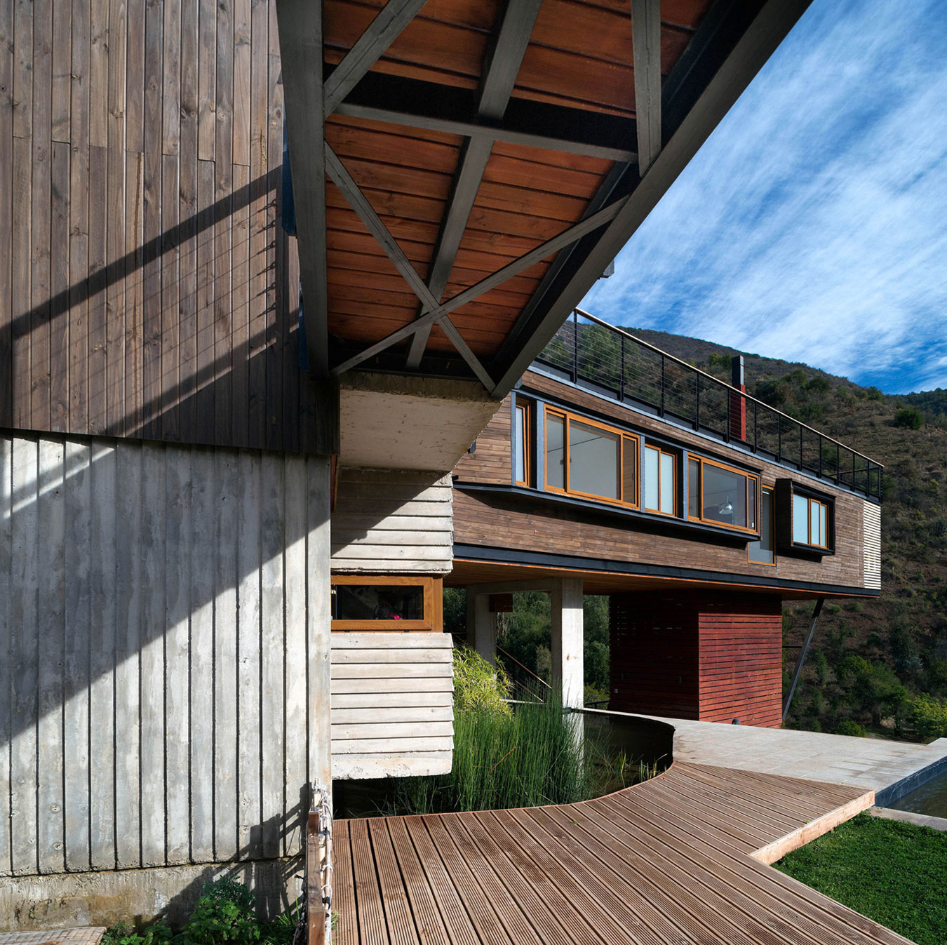 A Sustainable Mountain Home with Spectacular Views in Quebrada el Maqui by GITC arquitectura (6)