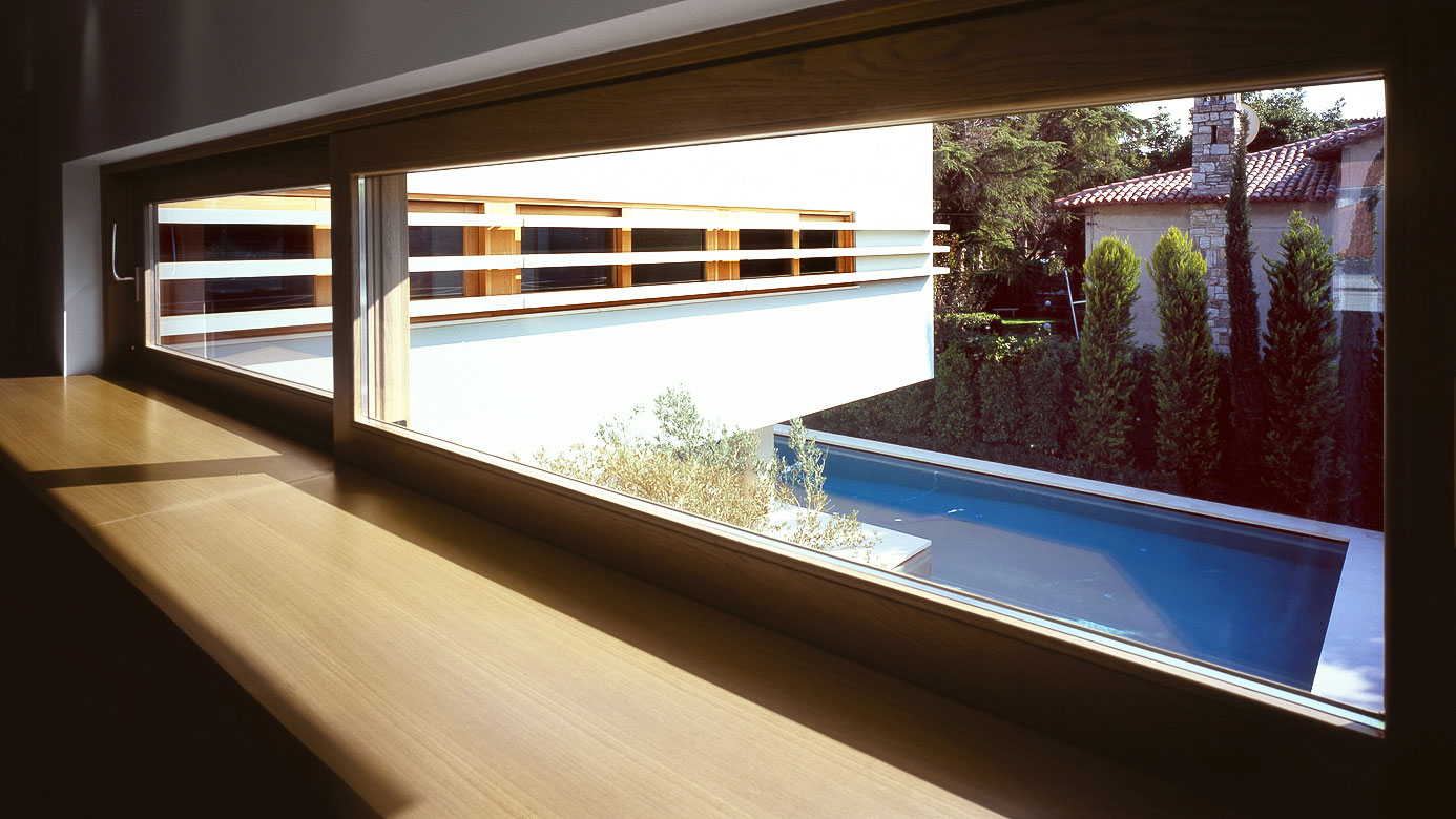 A Trendy Contemporary Home Blends Indoor and Outdoor Spaces in Kifisia by ISV Architects (7)