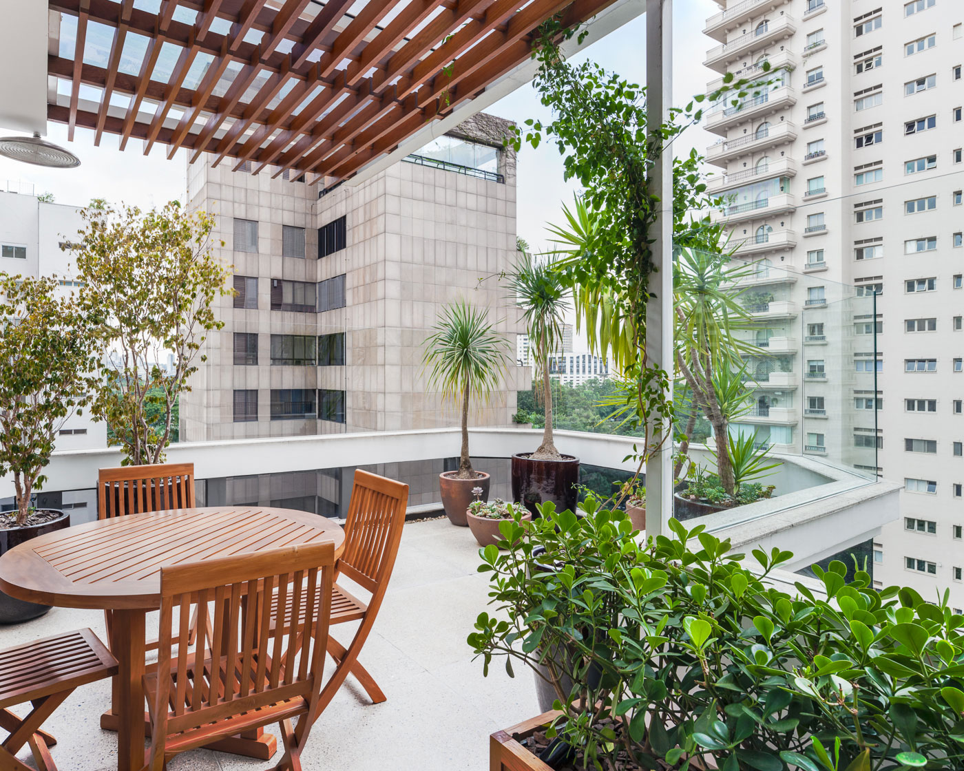 A Unique and Elegant Contemporary Apartment in São Paulo by ROCCO ARQUITETOS (5)