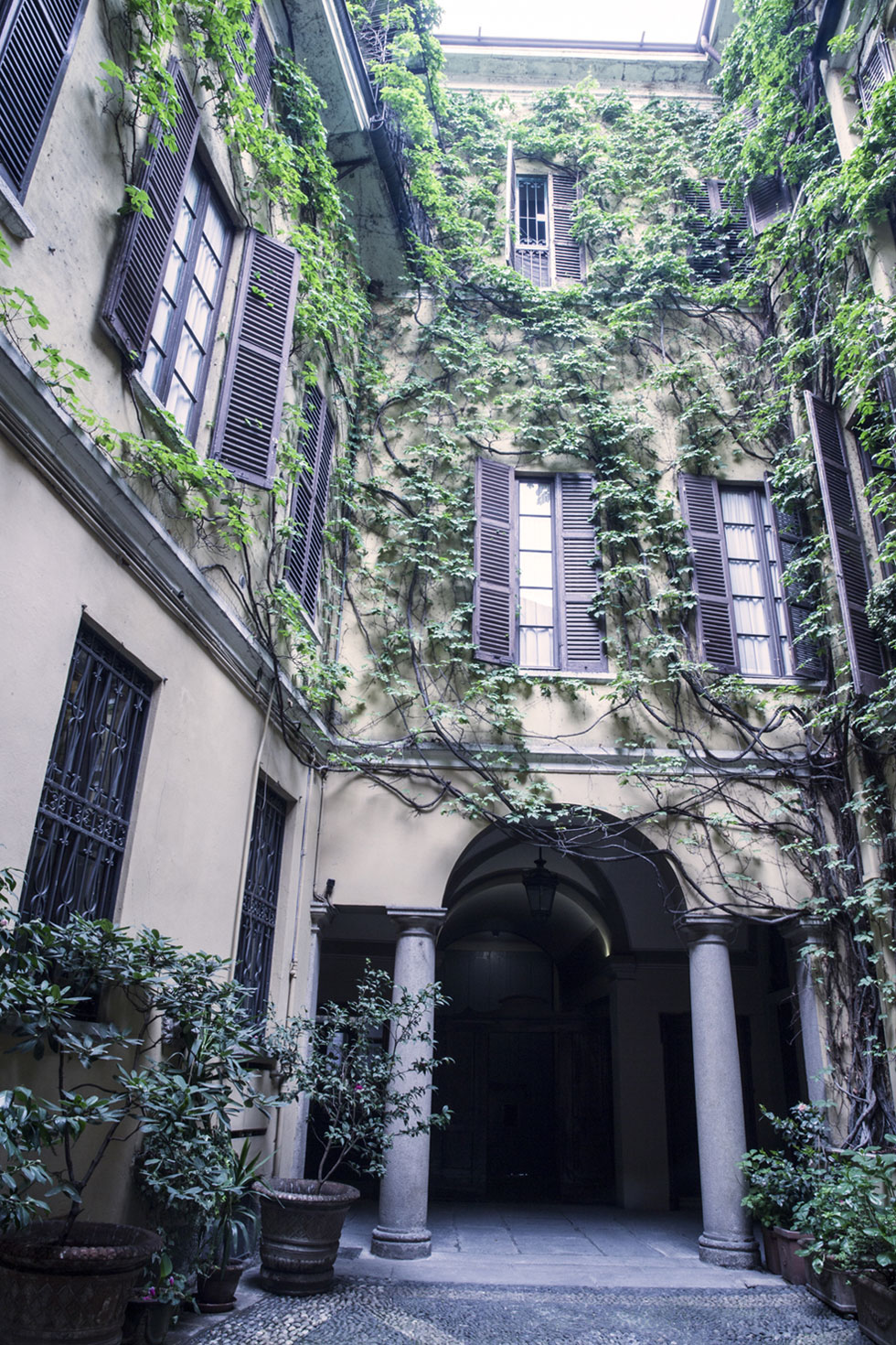 A Unique and Unconventional Home with Comfortable Layouts in Milan by Lago (11)