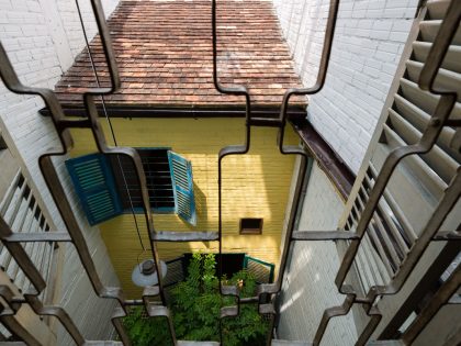 A Wonderful Vertical Home with Indoor Garden and Courtyard in Ho Chi Minh City by a21studĩo (14)