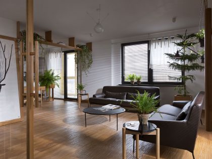 An Airy Monochromatic Apartment with Clean Lines and Simple Furnishings in Kiev by Alena Yudina (1)