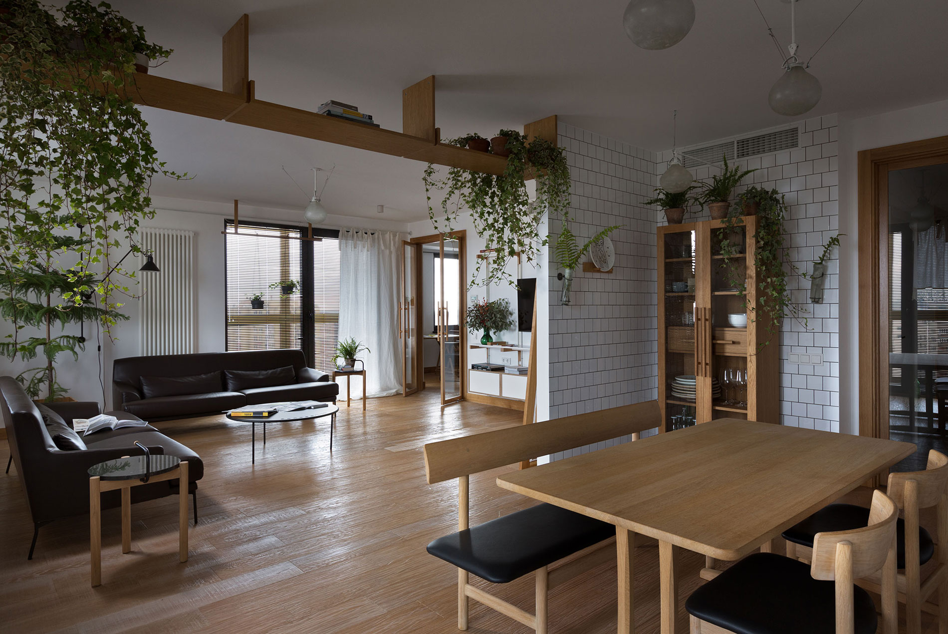 An Airy Monochromatic Apartment with Clean Lines and Simple Furnishings in Kiev by Alena Yudina (11)