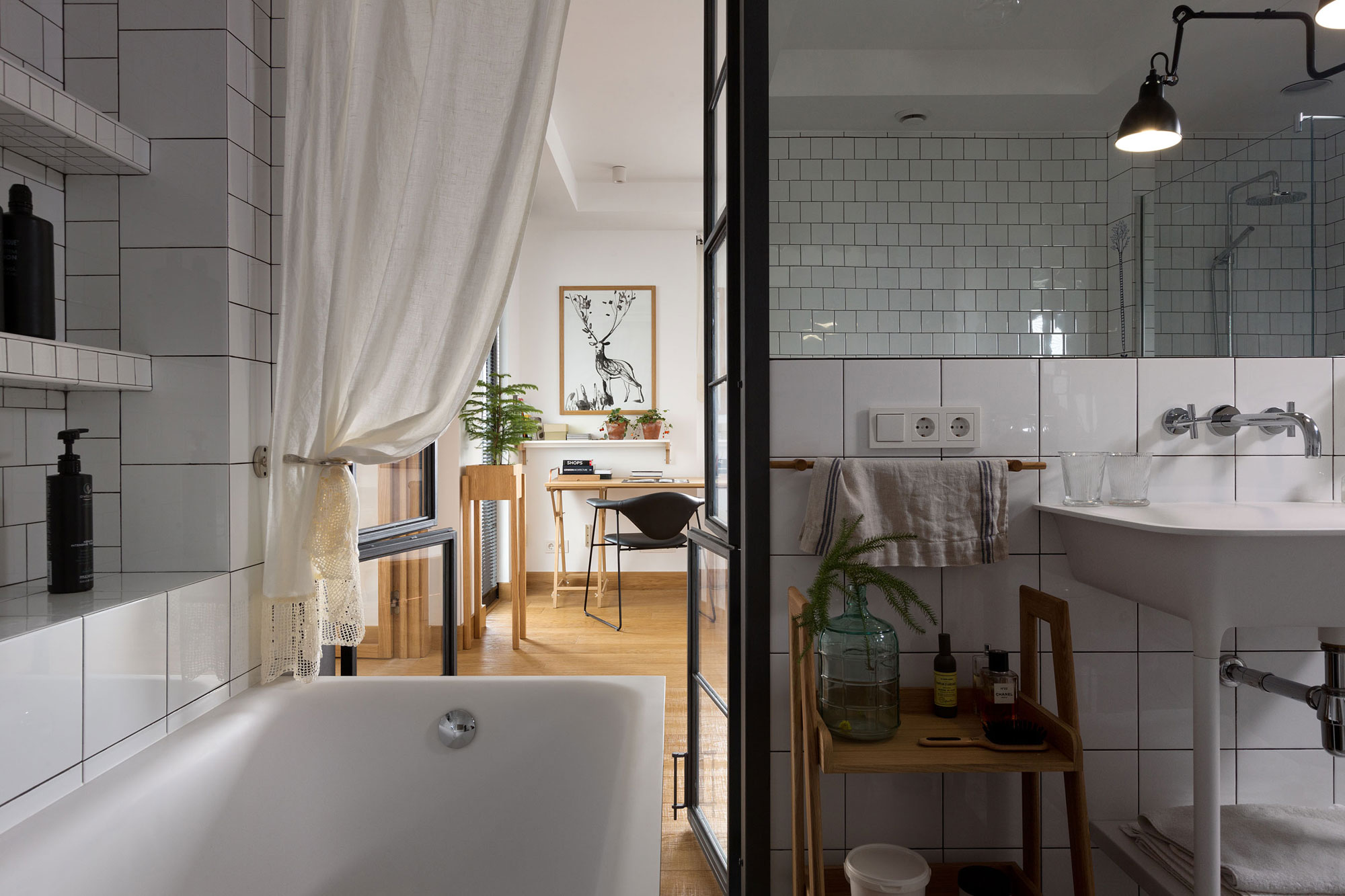 An Airy Monochromatic Apartment with Clean Lines and Simple Furnishings in Kiev by Alena Yudina (22)