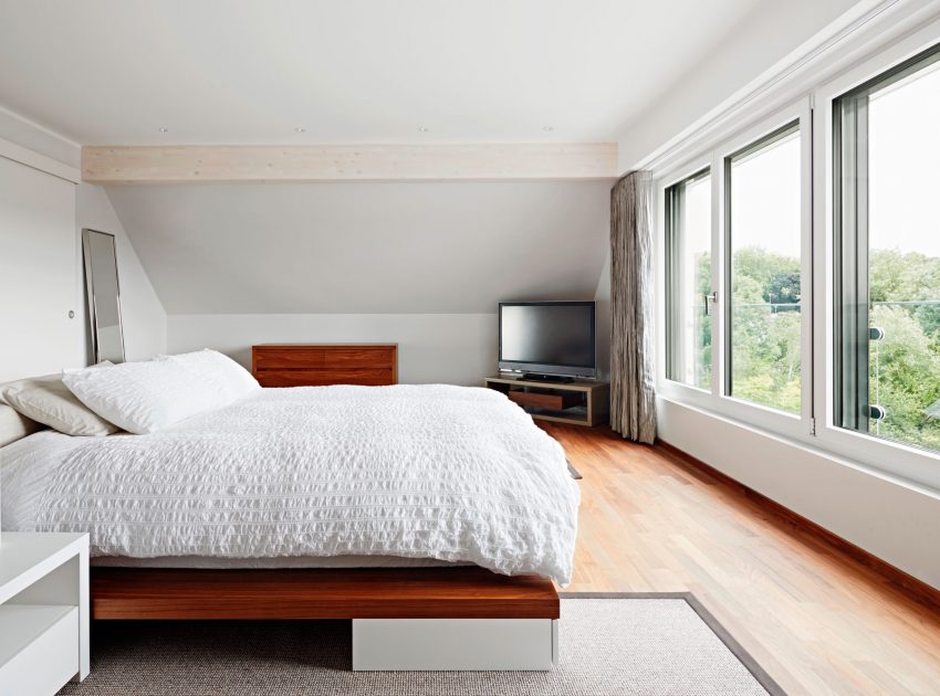 An Eco-Friendly and Spacious Contemporary House in London by Baufritz UK (10)