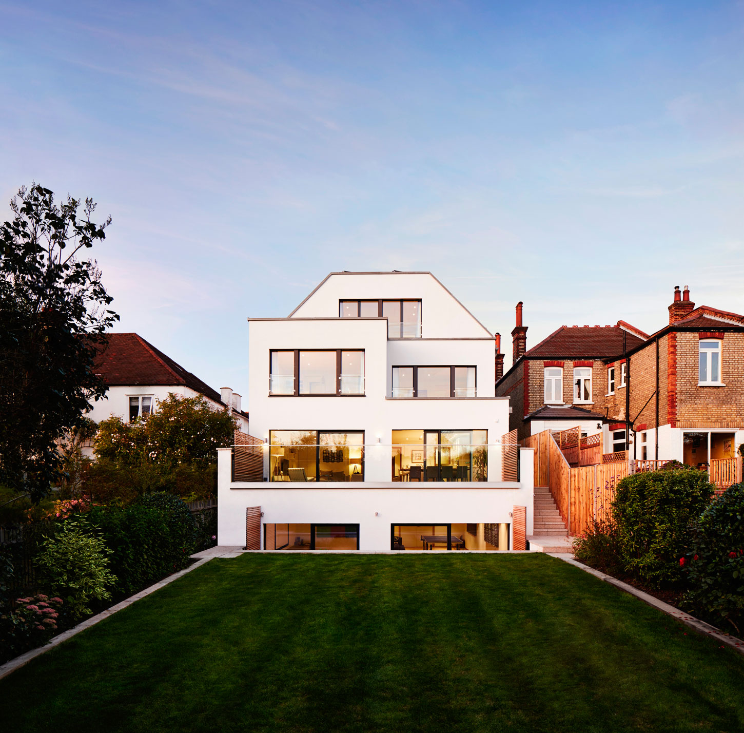 An Eco-Friendly and Spacious Contemporary House in London by Baufritz UK (14)