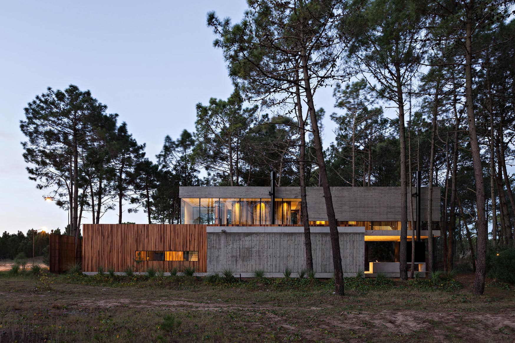 An Elegant Concrete and Glass House in the Forest of Pinamar, Argentina by ATV arquitectos (12)