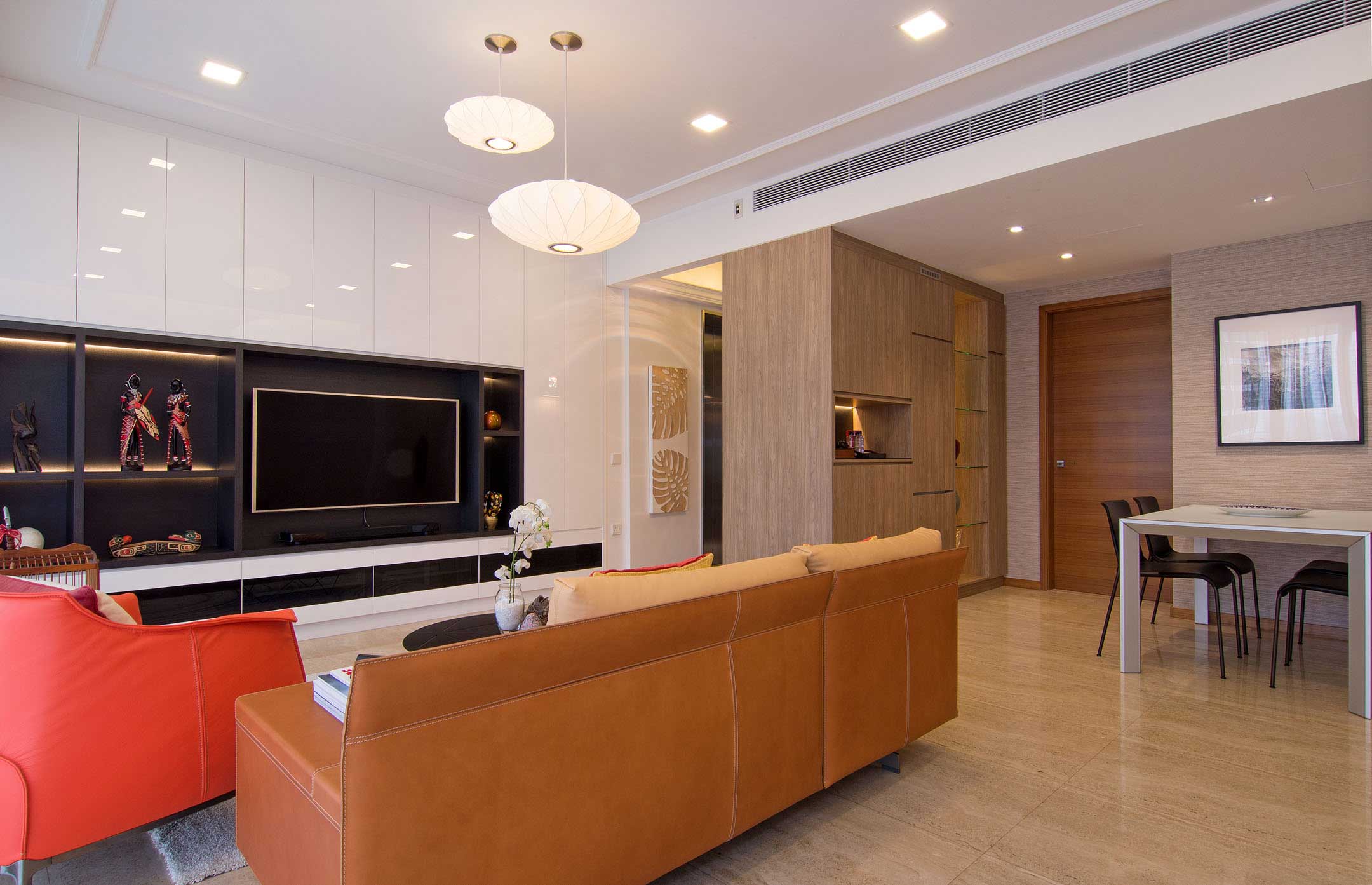 An Elegant Contemporary Apartment with Breathtaking Interior in Singapore by KNQ Associates (2)
