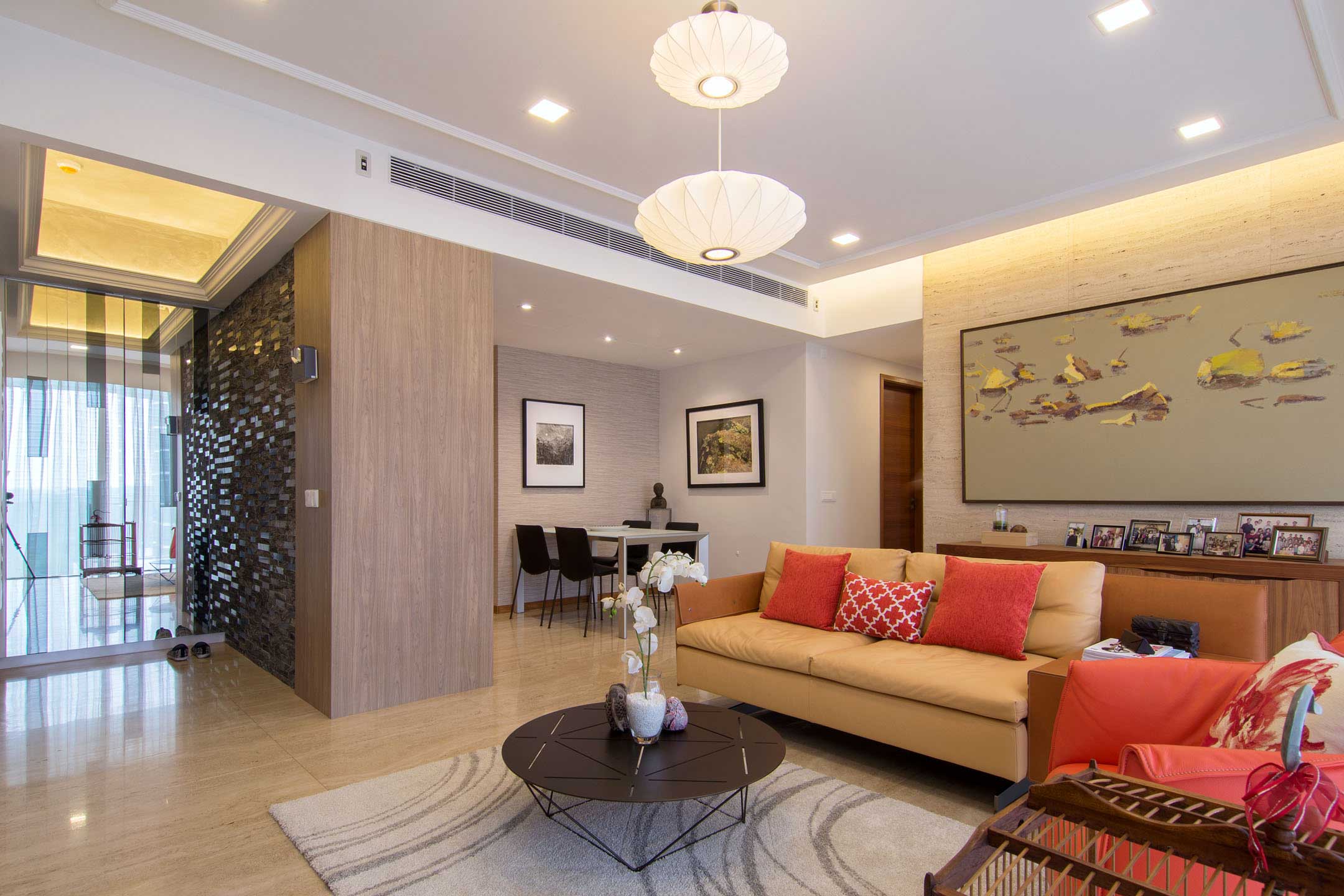An Elegant Contemporary Apartment with Breathtaking Interior in Singapore by KNQ Associates (3)