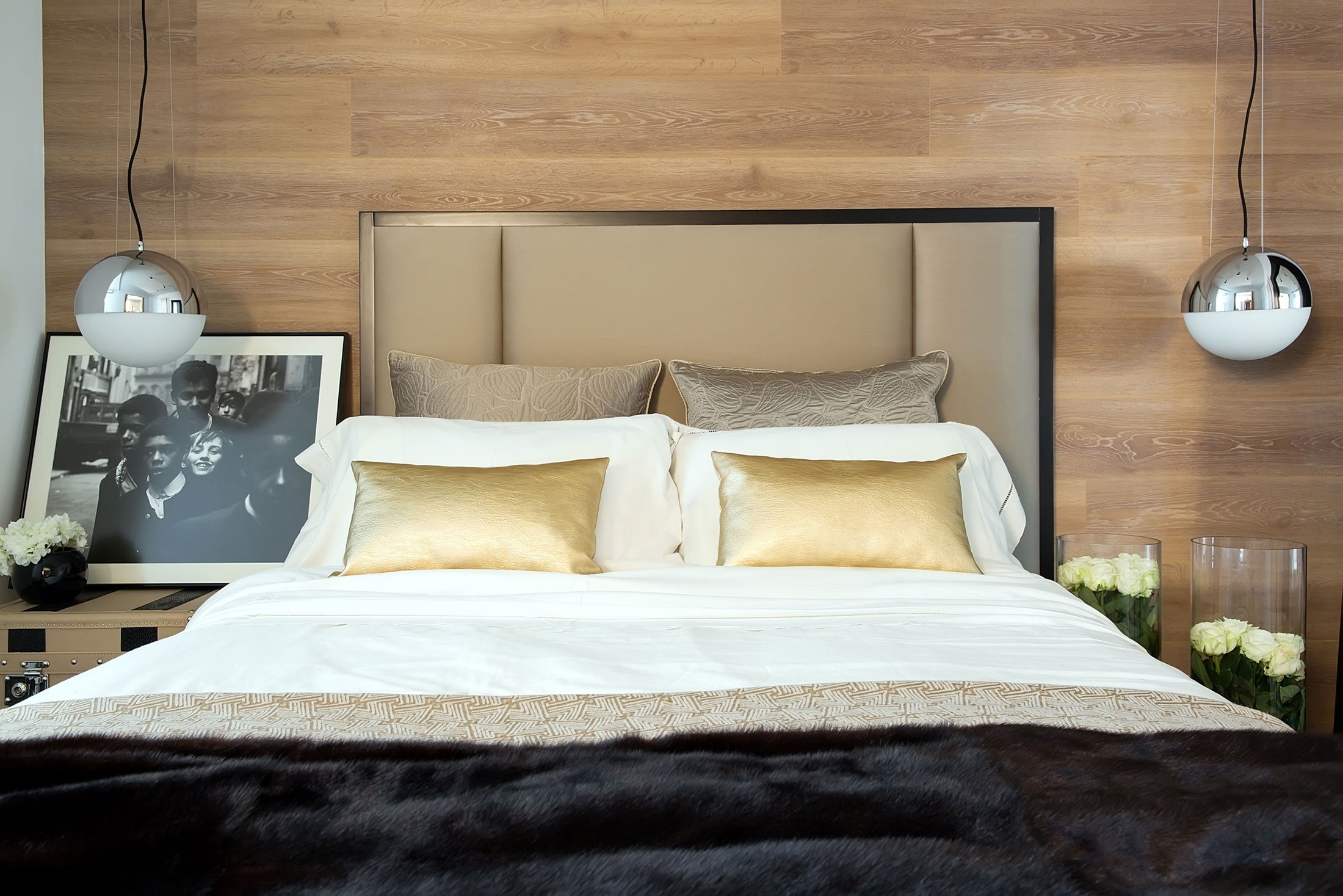 An Elegant Contemporary Apartment with Warm and Timeless Interiors in Kiev by Absolute Interior Decor (9)