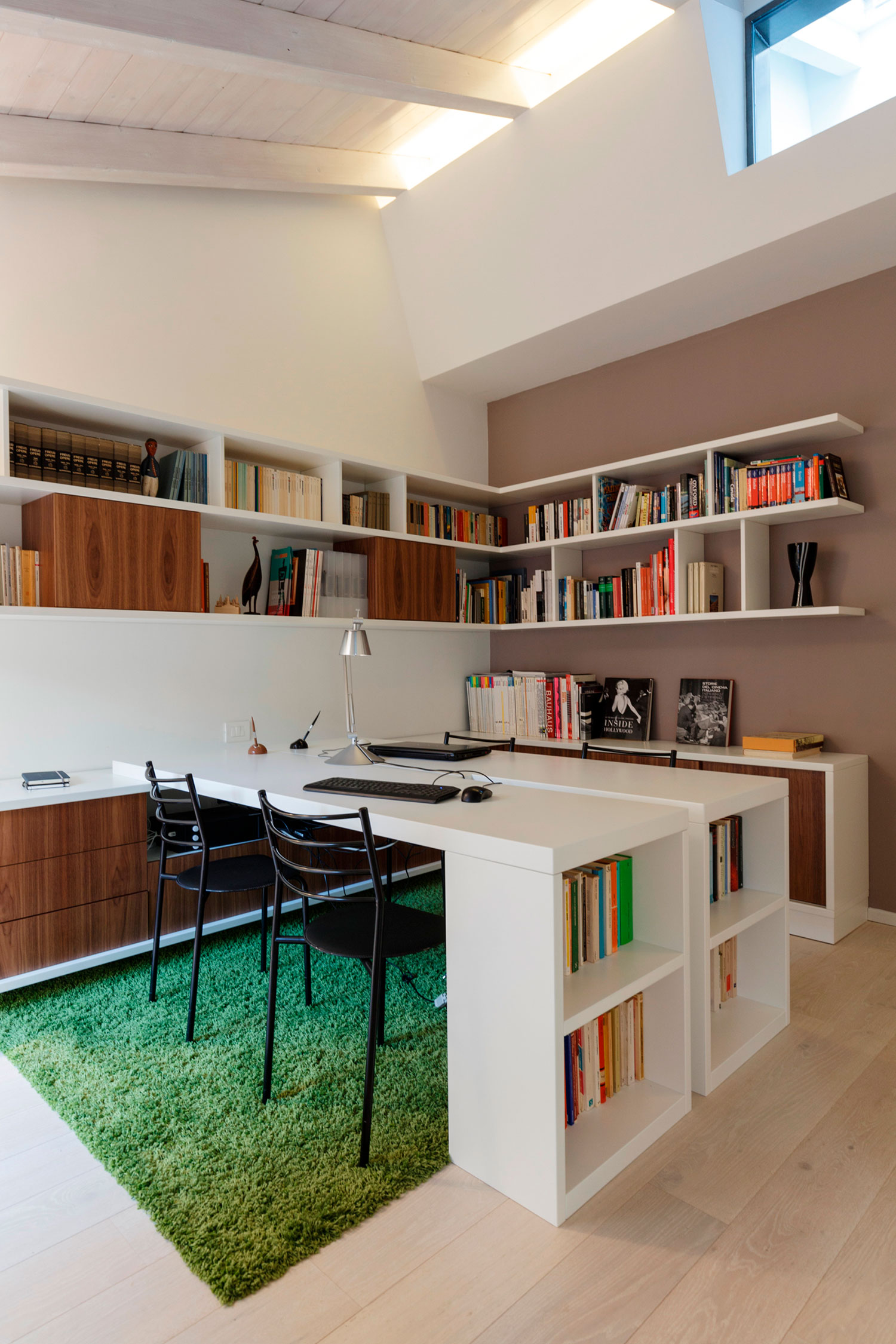 An Elegant Contemporary Attic Apartment with Green and White Interior in Bologna by MAMA (14)