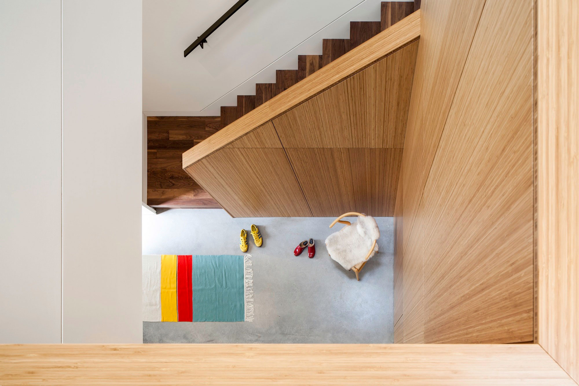 An Elegant Contemporary Family Home with Simple Interiors in Vancouver, British Columbia by Measured Architecture (10)