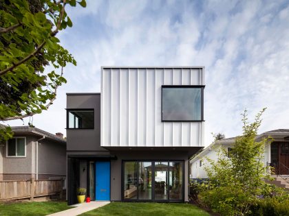 An Elegant Contemporary Family Home with Simple Interiors in Vancouver, British Columbia by Measured Architecture (3)