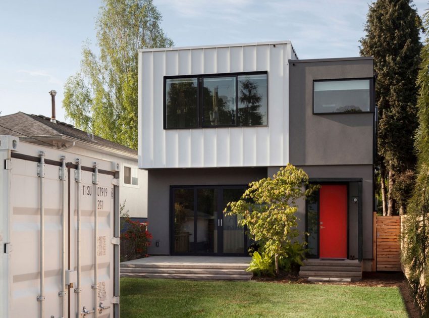 An Elegant Contemporary Family Home with Simple Interiors in Vancouver, British Columbia by Measured Architecture (4)