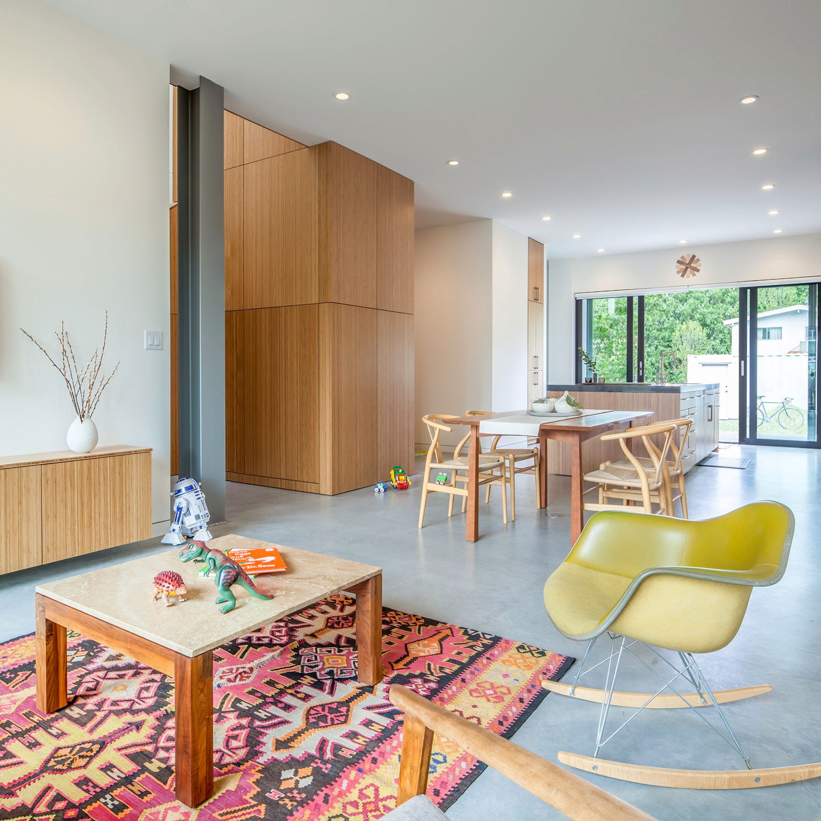 An Elegant Contemporary Family Home with Simple Interiors in Vancouver, British Columbia by Measured Architecture (6)
