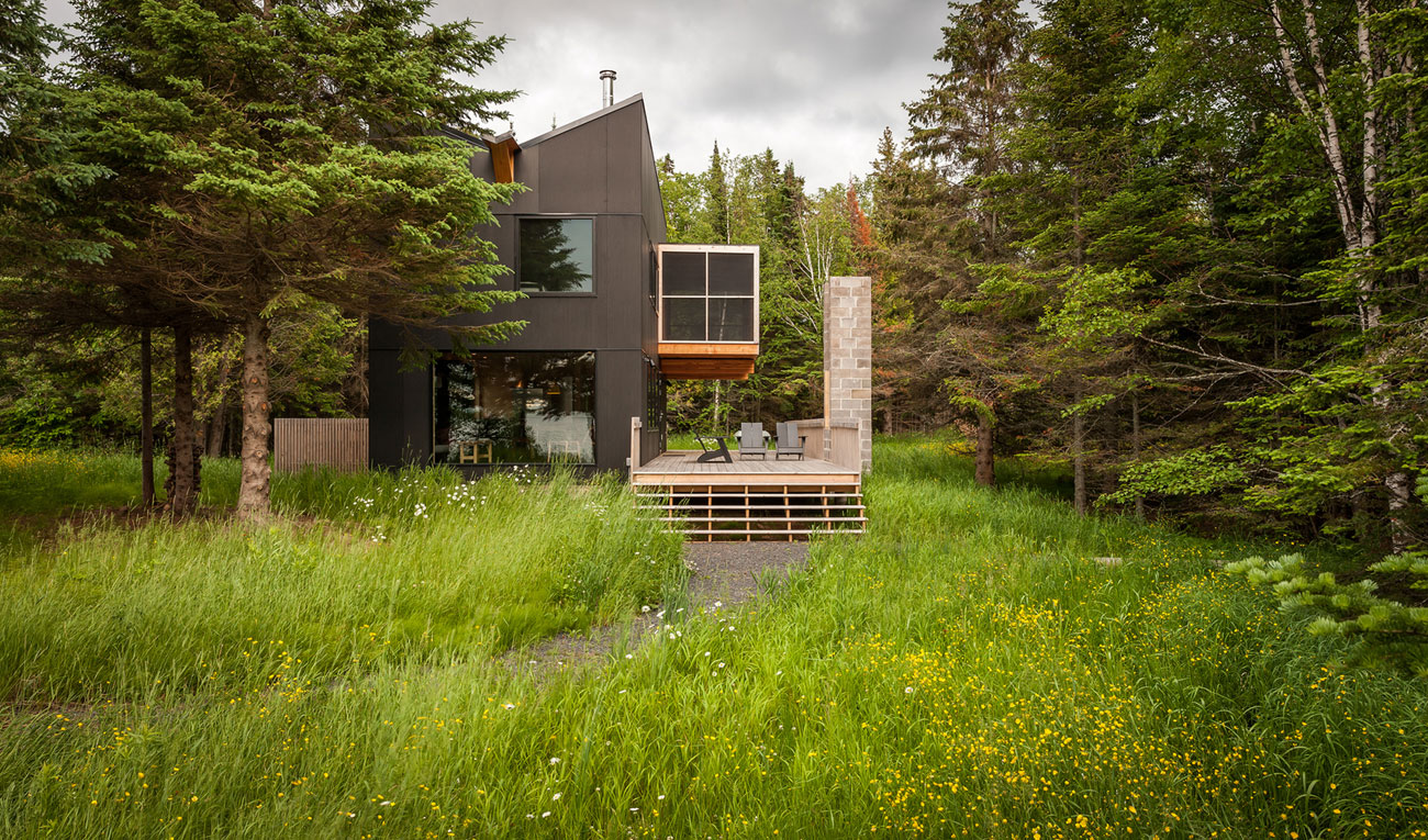 An Elegant Contemporary Family Retreat in Herbster, Wisconsin by Salmela Architect (1)