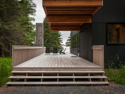 An Elegant Contemporary Family Retreat in Herbster, Wisconsin by Salmela Architect (12)