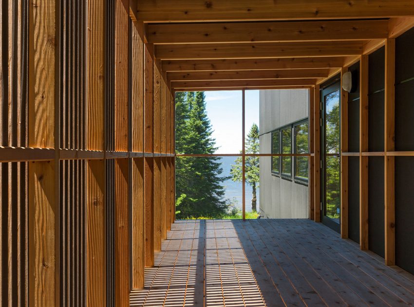 An Elegant Contemporary Family Retreat in Herbster, Wisconsin by Salmela Architect (13)