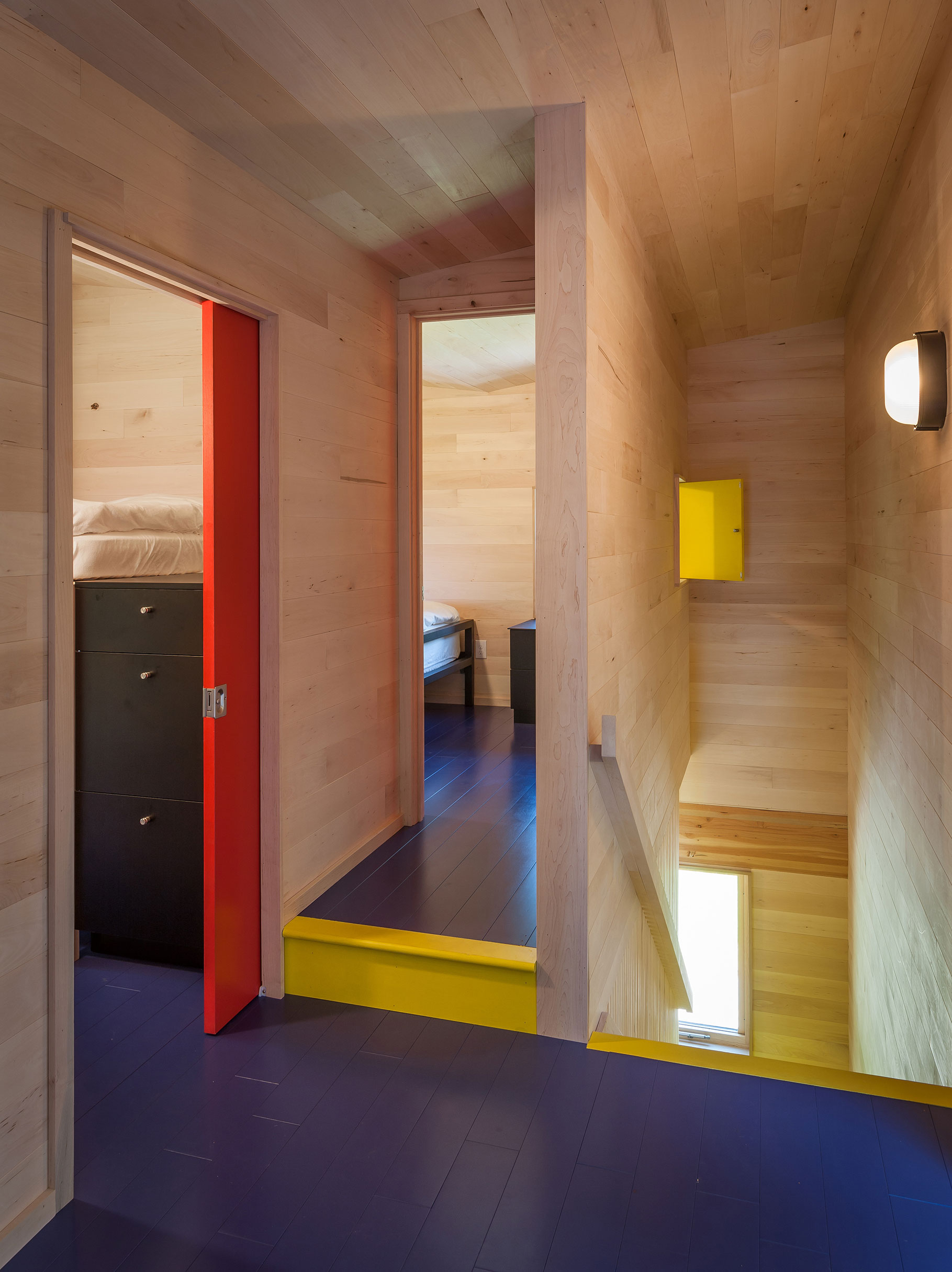 An Elegant Contemporary Family Retreat in Herbster, Wisconsin by Salmela Architect (19)