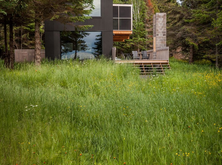 An Elegant Contemporary Family Retreat in Herbster, Wisconsin by Salmela Architect (2)