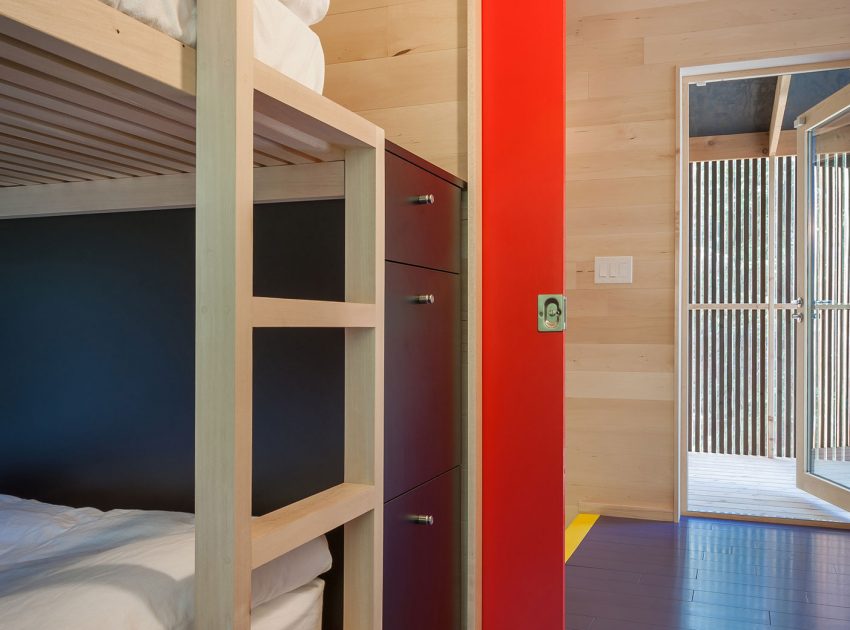 An Elegant Contemporary Family Retreat in Herbster, Wisconsin by Salmela Architect (22)