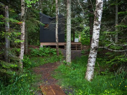 An Elegant Contemporary Family Retreat in Herbster, Wisconsin by Salmela Architect (4)