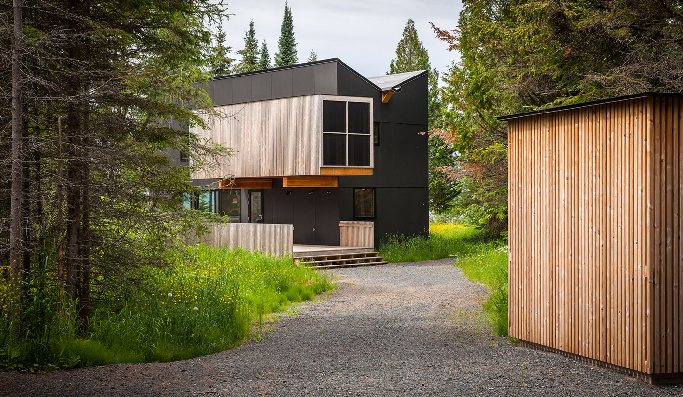 An Elegant Contemporary Family Retreat in Herbster, Wisconsin by Salmela Architect (7)