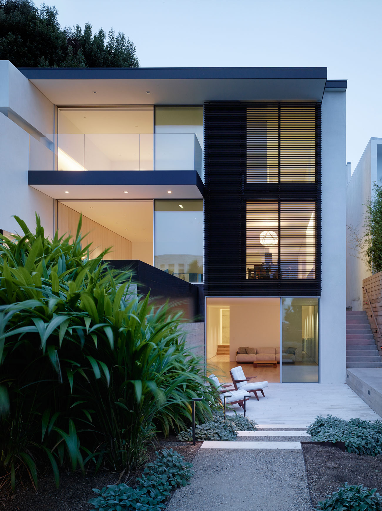 An Elegant Contemporary Home Made by Concrete, Wood, Glass, Steel and Diffused Light in San Francisco by Aidlin Darling Design (2)