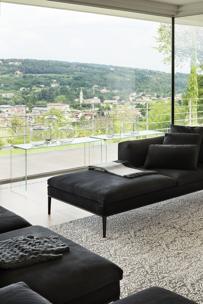 An Elegant Contemporary Home for a Couple with Three Children in Treviso by Zaetta Studio (12)