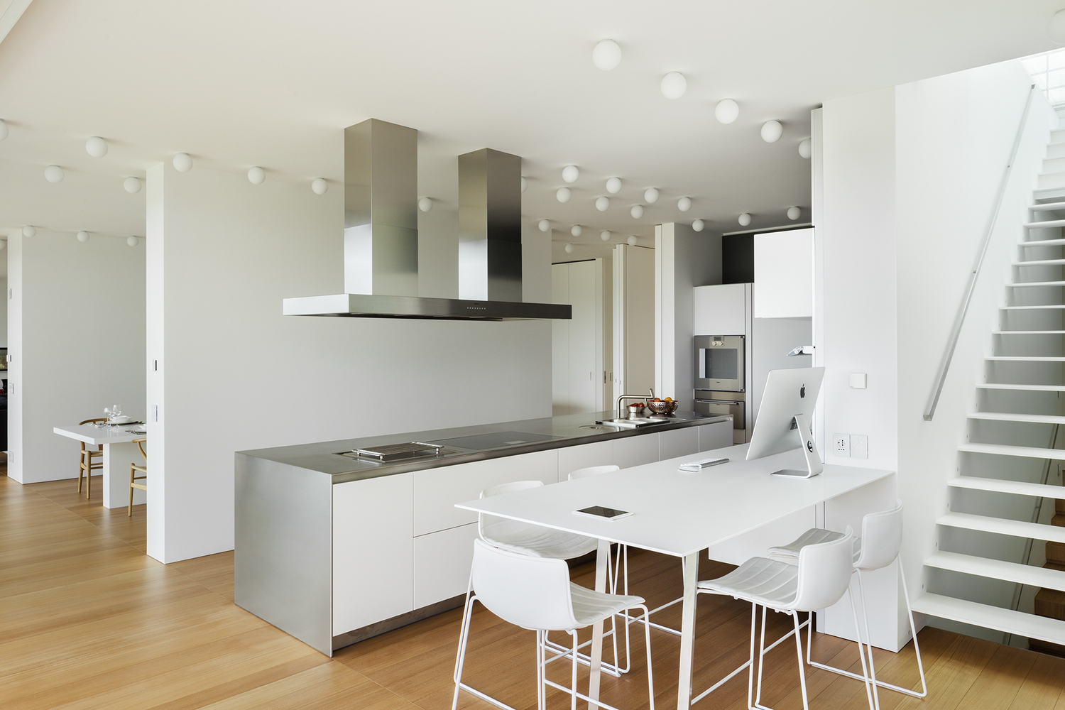 An Elegant Contemporary Home for a Couple with Three Children in Treviso by Zaetta Studio (15)