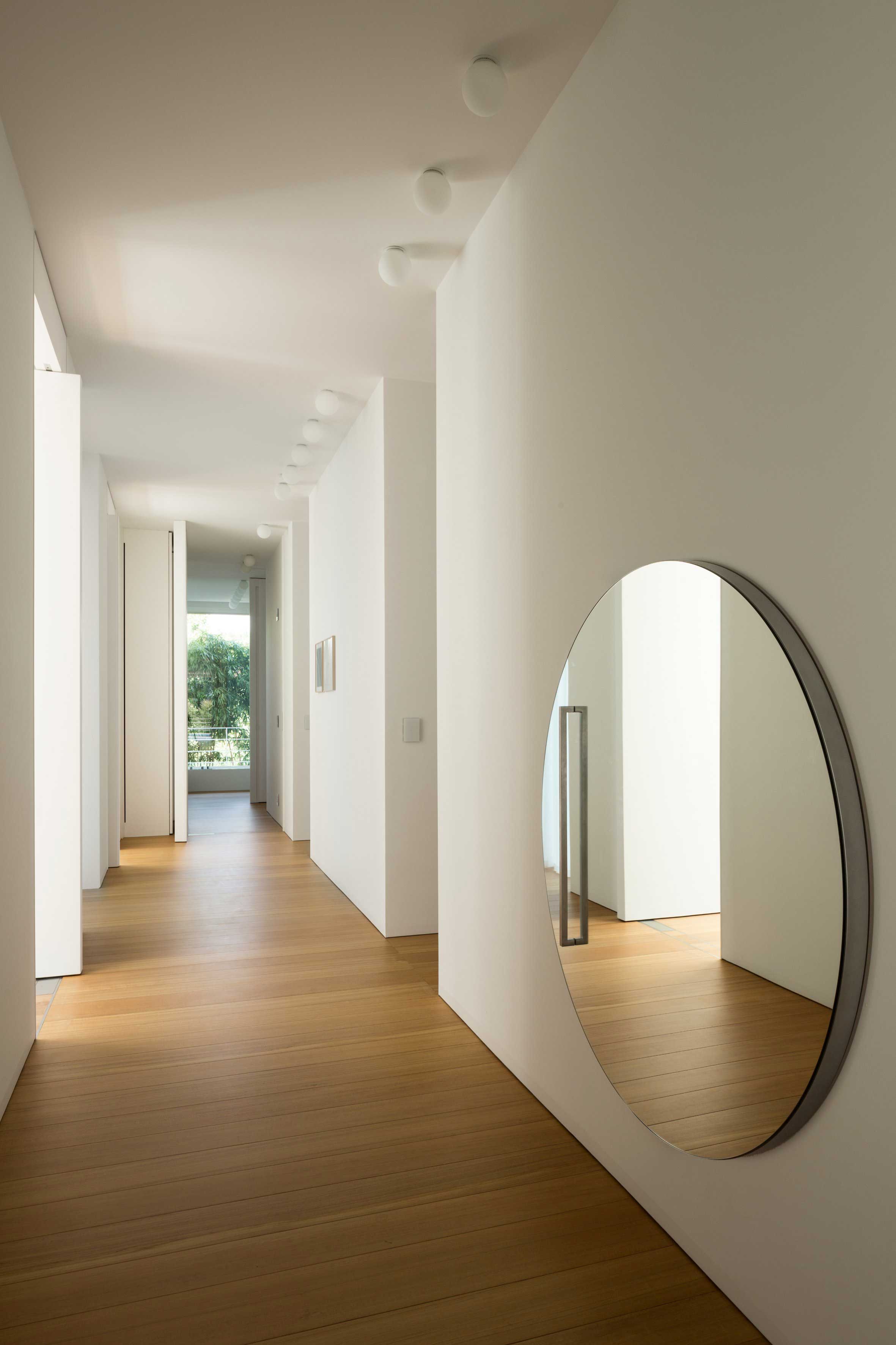 An Elegant Contemporary Home for a Couple with Three Children in Treviso by Zaetta Studio (18)